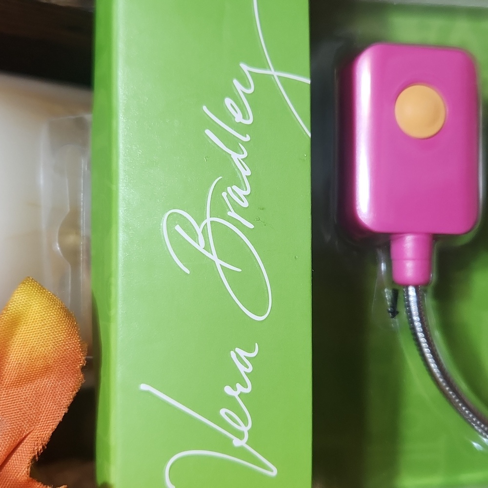 VERA BRADLEY clip light. - Picture 3 of 8